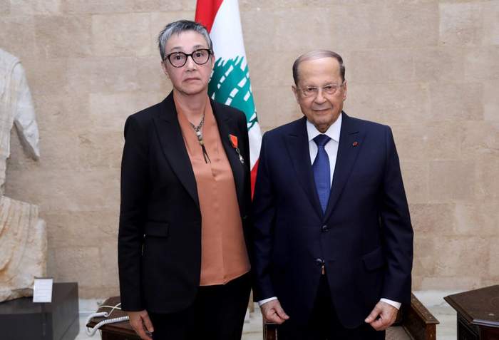 الرئيس عون منح مديرة مركز حماية الطبيعة في الجامعة الأميركية وسام الأرز الوطني