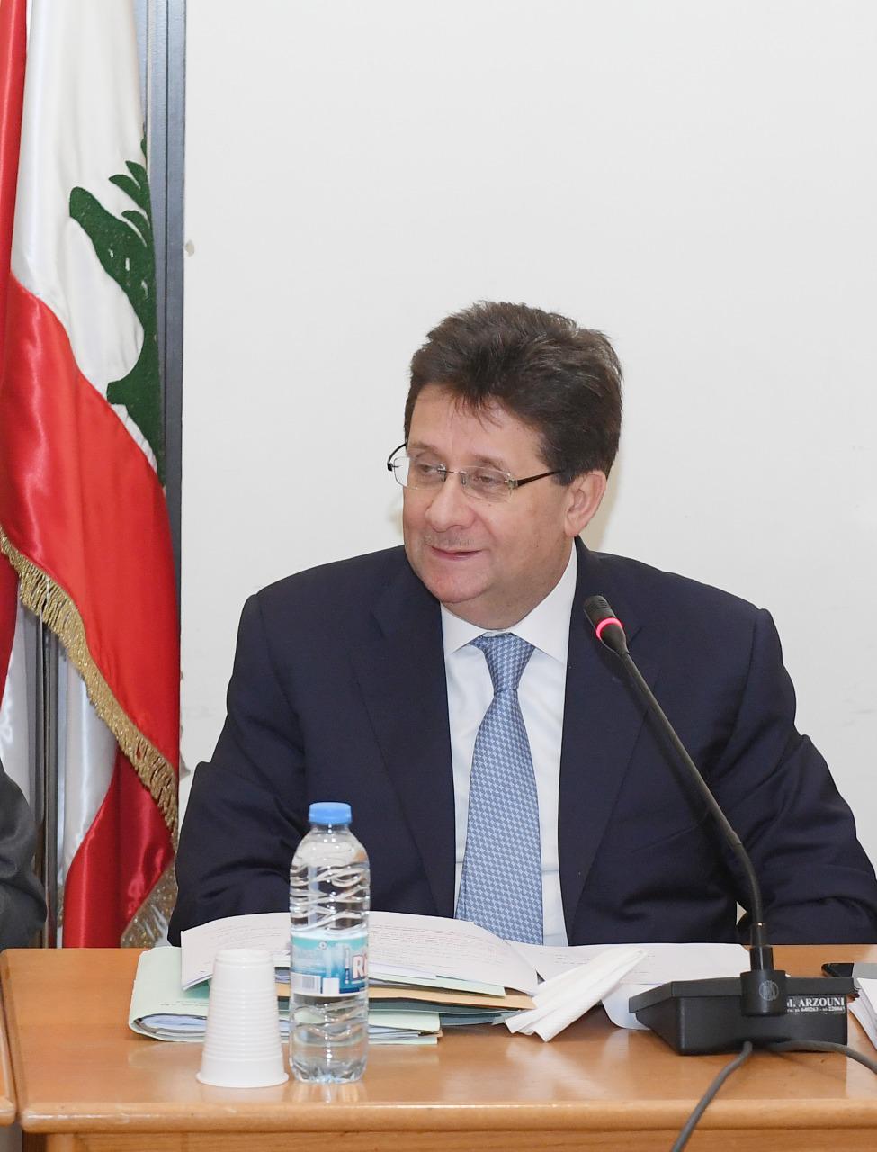 بدء جلسة لجنة المال