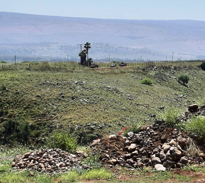 قوات العدو استأنفت اعمال شق وتوسيع الطريق العسكرية المؤدية الى موقع هونين