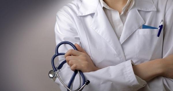 تكليف المفتشية العامة الصحية بالتحقيق في تجاوزات أطباء مراقبين