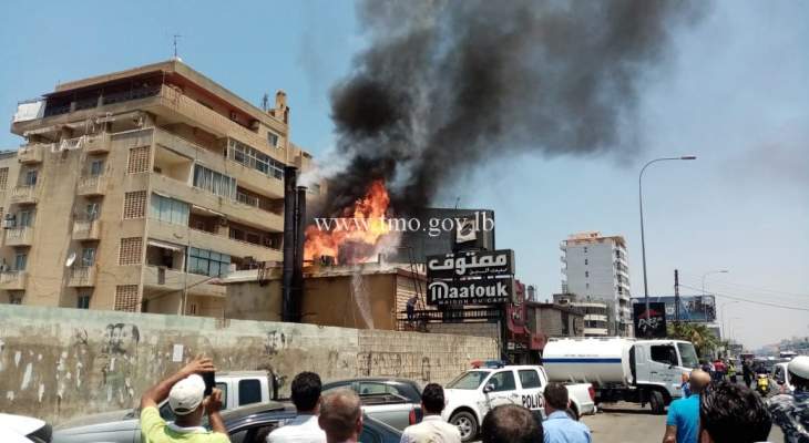 اندلاع حريق فوق “محمصة معتوق” على أوتوستراد خلدة- المسلك الغربي