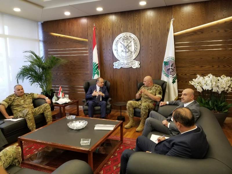 اجتماع أمني في وزارة الدفاع للبحث في المعابر غير القانونية.