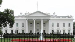 البيت الأبيض: ترامب وبن زايد بحثا هاتفيا بأهمية خفض التصعيد في ليبيا