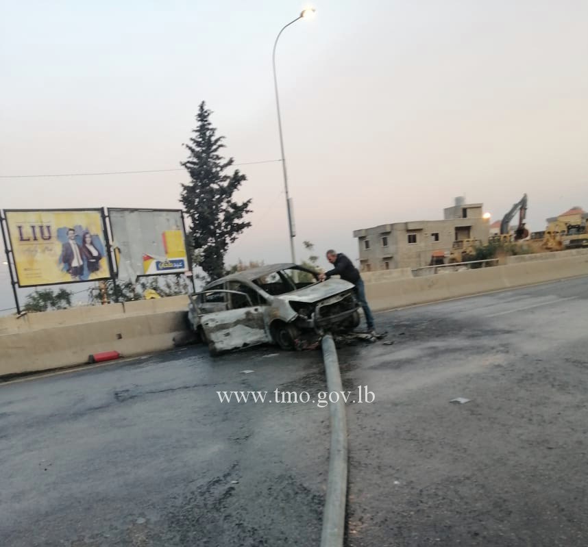 قتيلان  في حادث سير مروع على الأوتوستراد الساحلي في الجية