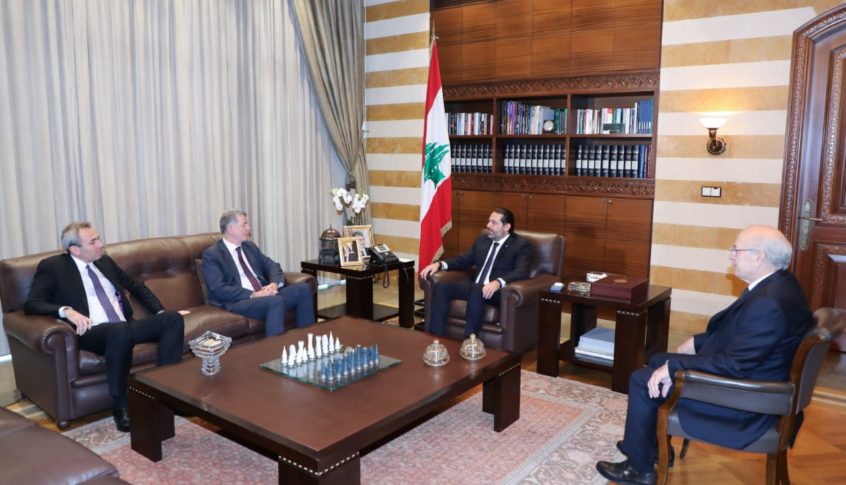 الرئيس الحريري بحث والموفد البريطاني مجمل الأوضاع والتطورات في لبنان