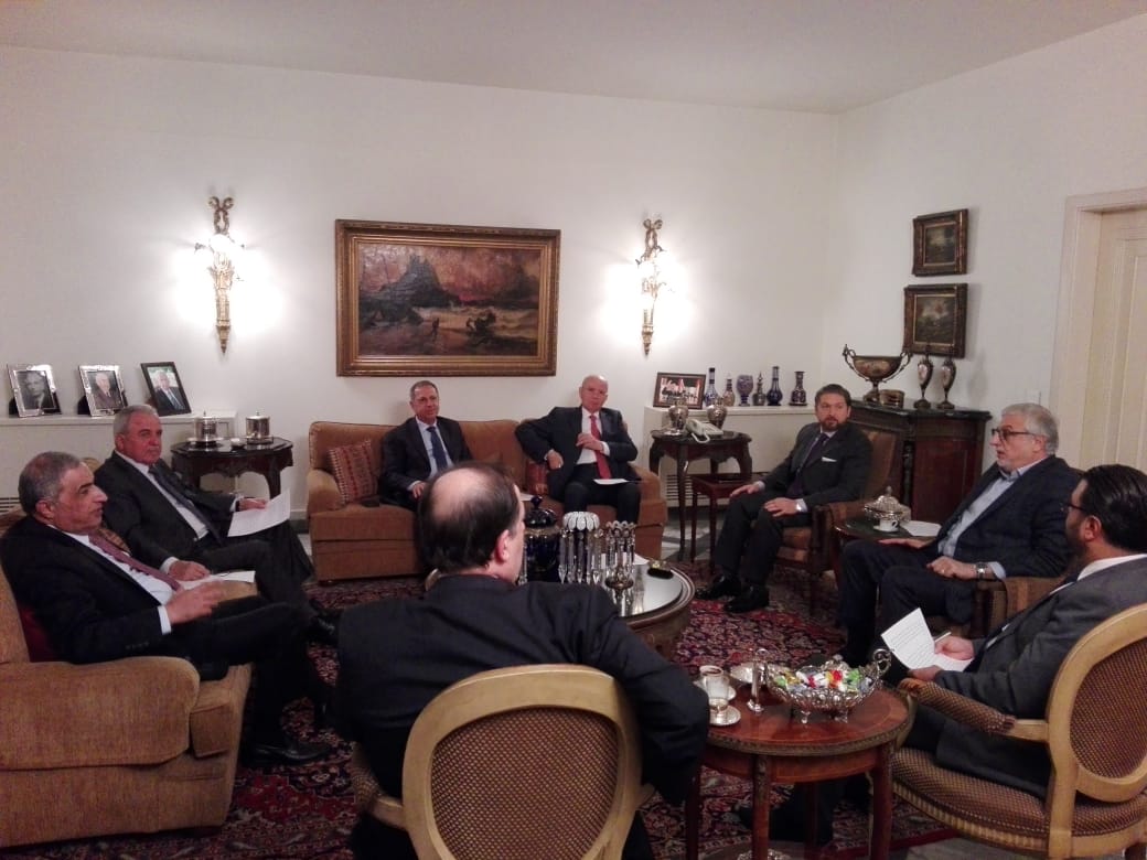 اللقاء التشاوري عقد اجتماعا امس في دارة الرئيس كرامي.