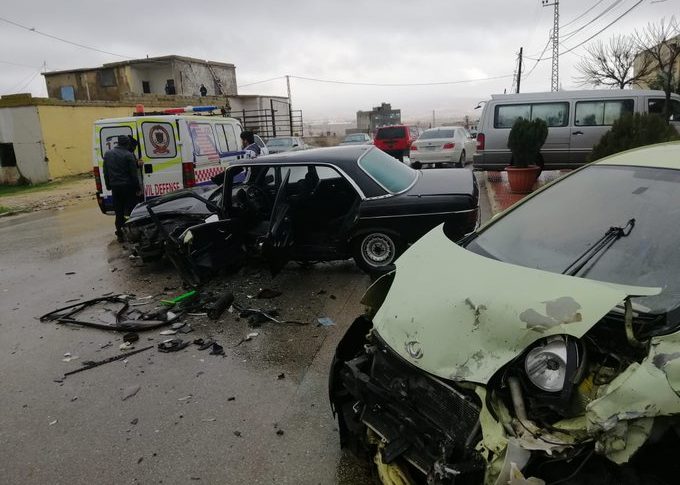 جريحان اثر حادث سير على طريق عام بدنايل