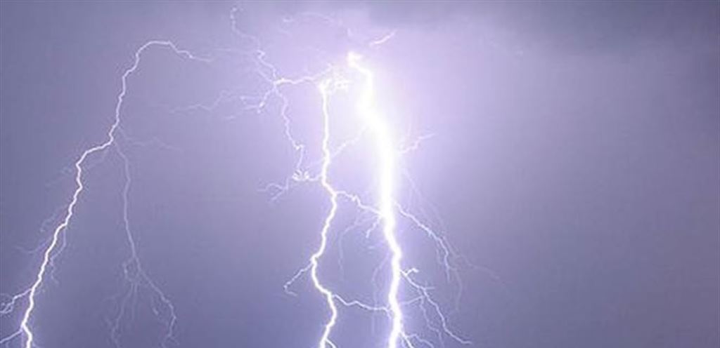 صاعقة كهربائية ضربت منزل مواطن في سهل عكار والاضرار مادية