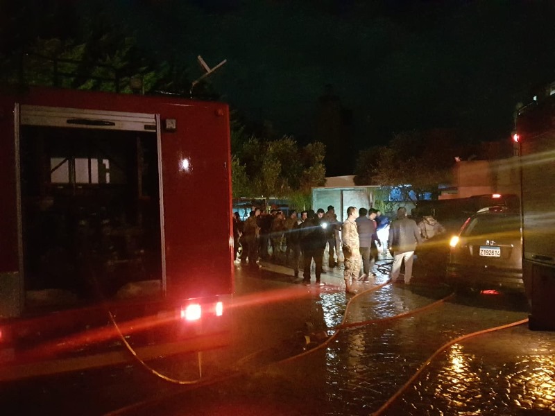 إخماد حريق ليلا داخل صفدية مول في صيدا