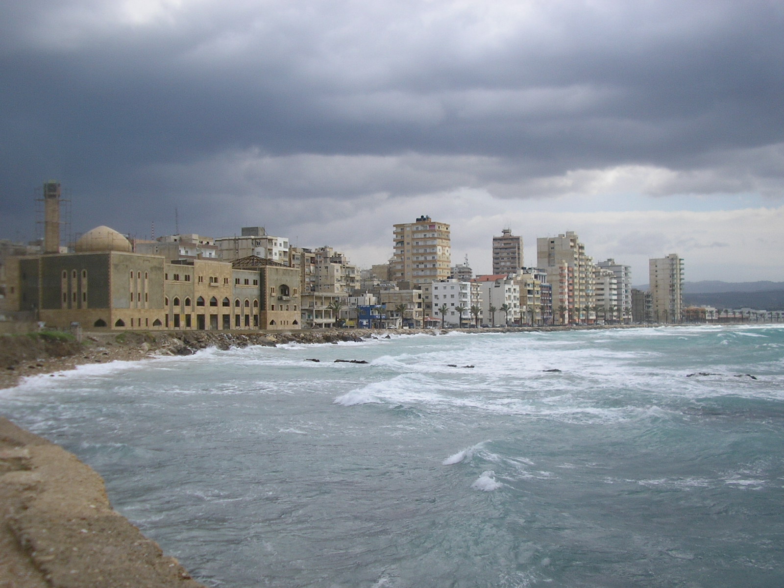 توقف حركة الملاحة في مرفأ صور