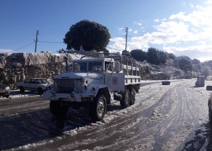 سحب 4 سيارات في عنايا جبيل