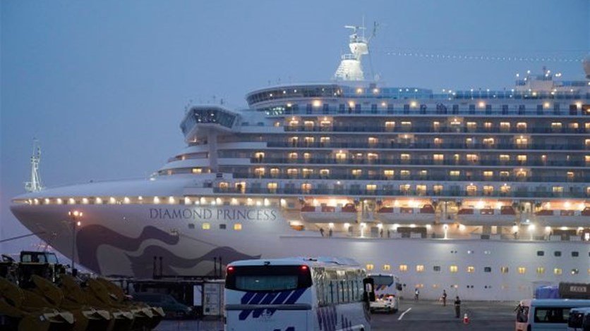 مصابا بكورونا بين أميركيين تم اجلاؤهم من السفينة اليابانية