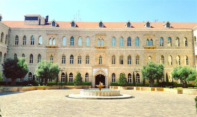 وزير الخارجية القطري يصل الى السراي الحكومي للقاء دياب