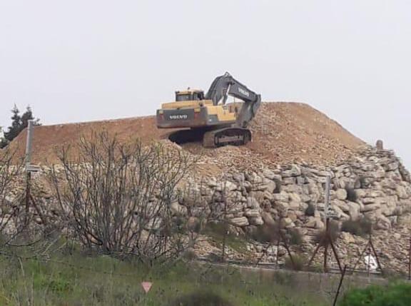 استحداث نقطة مراقبة عسكرية لقوات العدو في الجهة الجنوبية لموقع العباد