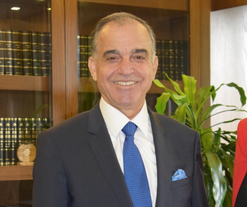 القاضي ابراهيم طلب من المصارف دفع حسابات المحامين