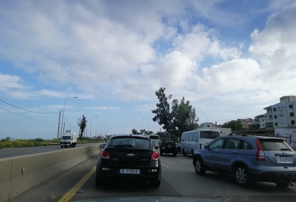 فتح اوتوستراد الناعمة باتجاه بيروت