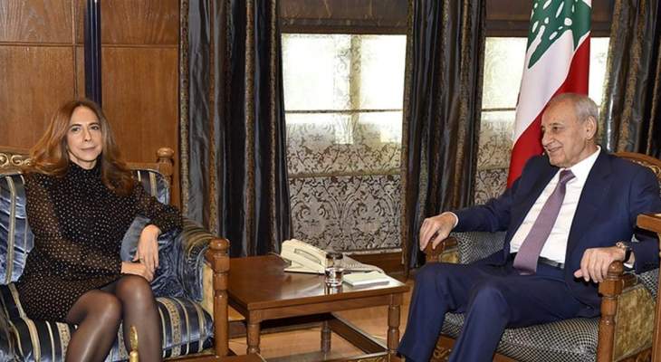 الرئيس بري يلتقي عكر في هذه الأثناء