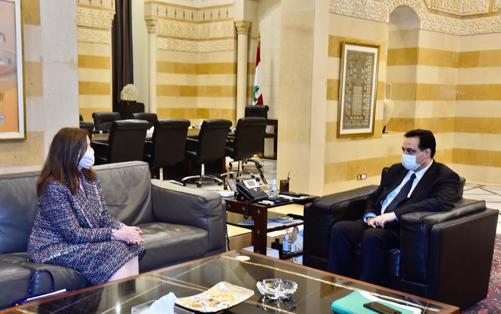 الرئيس دياب عرض والسفيرة الاميركية المستجدات