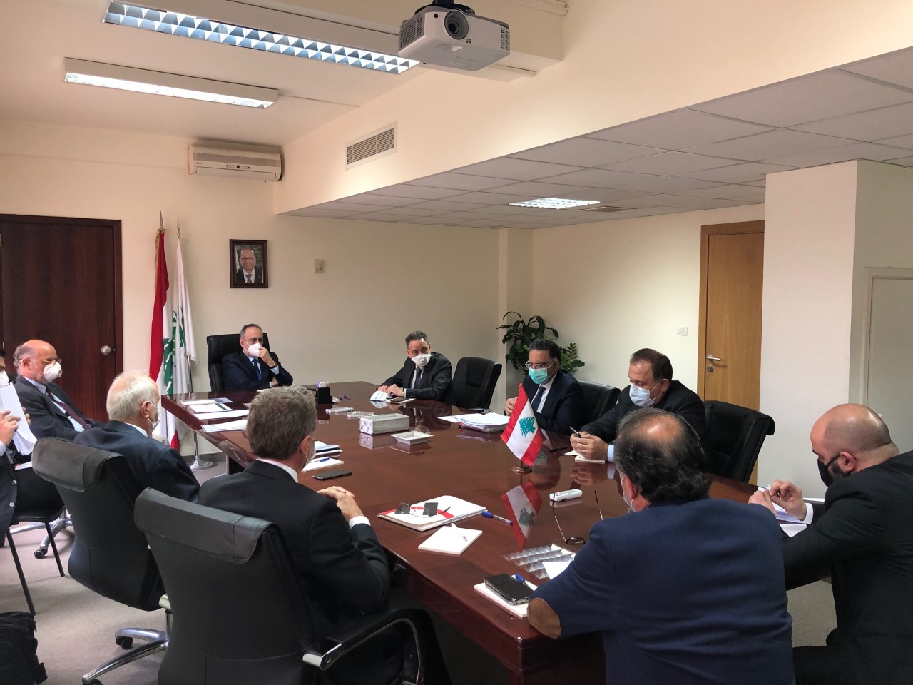 وزراء البيئة والصناعة والاقتصاد تداولوا في وضع شركات الاسمنت