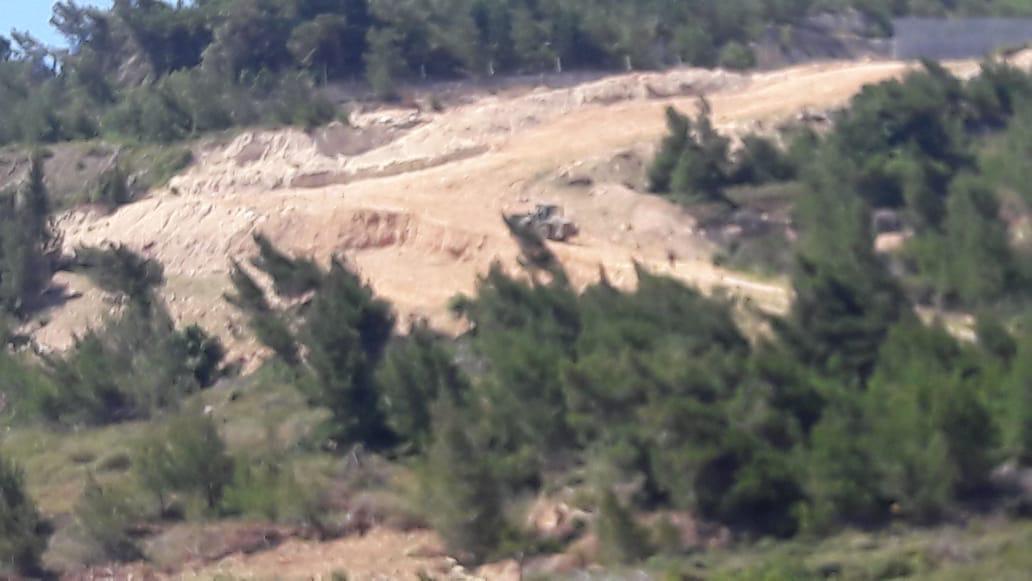 قوة مشاة معادية مشطت الطريق المستحدثة عند مستعمرة مسكاف عام