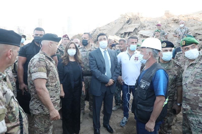 نجار وعكر تفقدا مرفأ بيروت وعادا الجرحى في المستشفى العسكري
