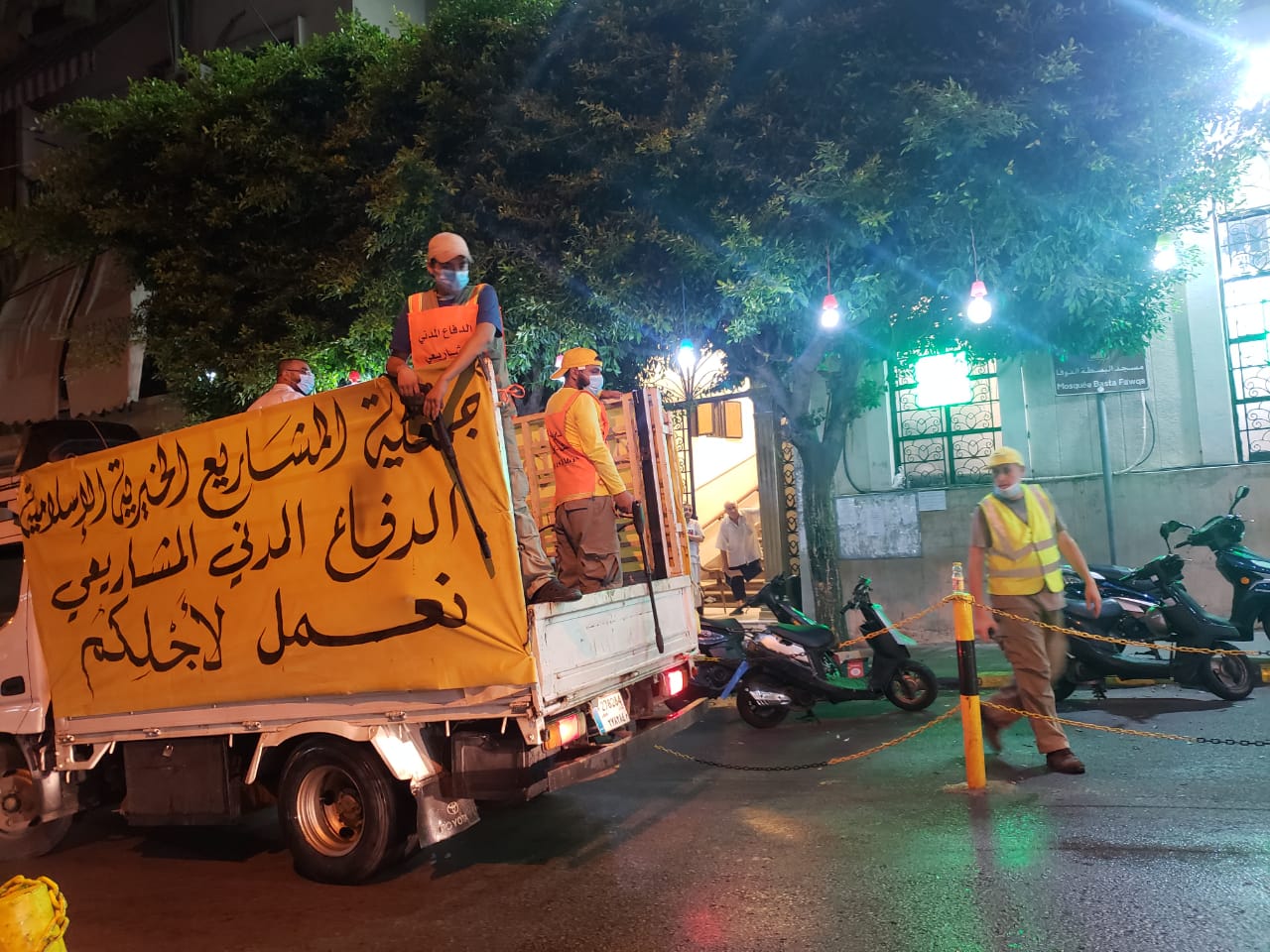 جمعية المشاريع تواصل حملة التعقيم في مواجهة كورونا