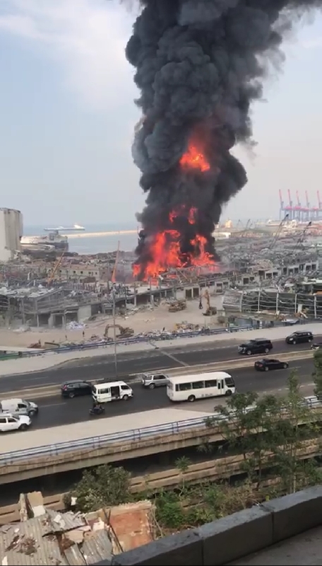 الشرطة العسكرية تتابع التحقيقات حول ملابسات حريق أمس في المرفأ