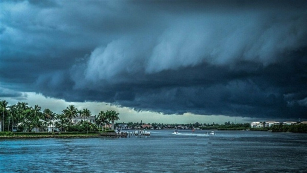 عاصفة “إيوتا” تودي بحياة أكثر من 40 شخصا