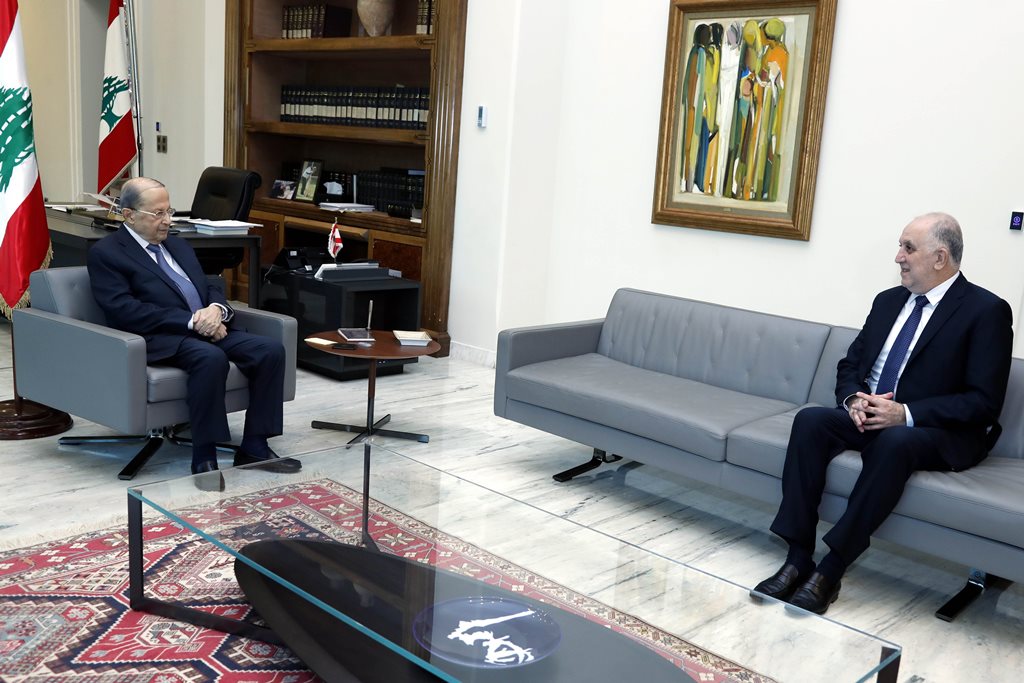 عون اطلع من فهمي على الاوضاع الامنية واجراءات التعبئة العامة