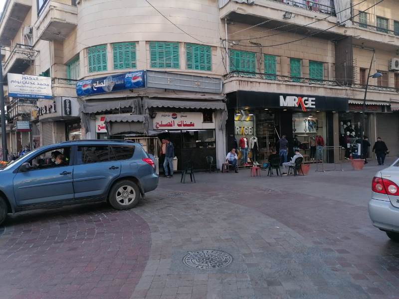 الحياة عادت إلى البلاد جزئيا والقطاعات ملتزمة الاجراءات الوقائية