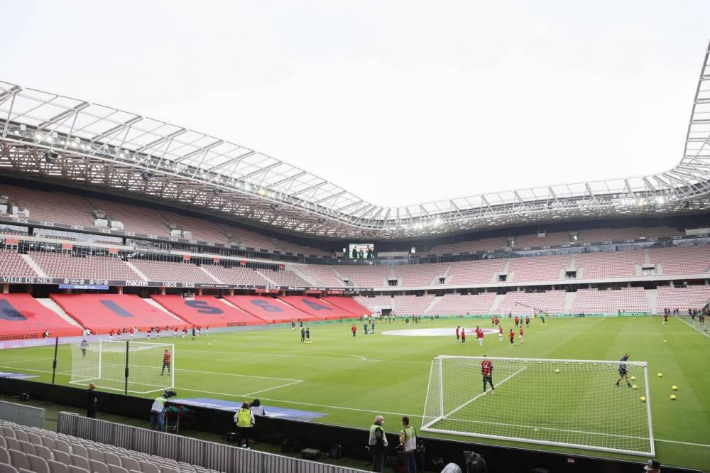 البطولات الوطنية الأوروبية في كرة القدم : إسبانيا , الصدارة لأتليتيكو مدريد . انكلترا , توتنهام وليفربول متلازمان . المانيا , بايرن لا يفلت الصدارة .
