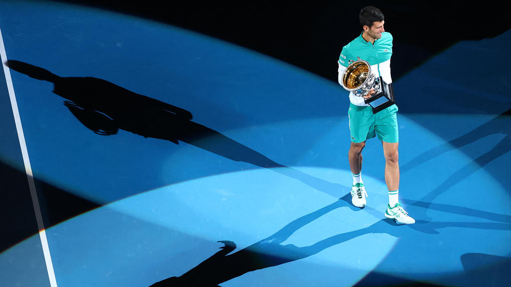 ديوكوفيتش يحقّق أول لقب هذا الموسم في بطولة أستراليا المفتوحة لكرة المضرب .