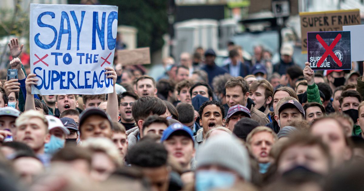 دوري السوبر الإنفصالي ءاخر فصل , الإتحاد الأوروبي يُنذر : لن تَسلَم الفرق ال12 من العواقب .