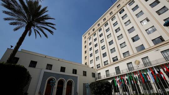 الوفد المشترك لجامعة الدول العربية ومنظمة التعاون الإسلامي يدعو للضغط على حكومة العدو.