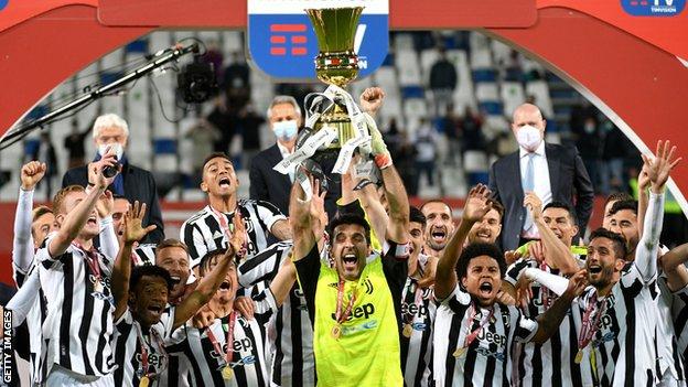 البطولات الوطنية الأوروبية في كرة القدم : يوفنتوس  يحرز اللقب الرابع عشر في كأس إيطاليا  , وباري سان جيرمان  الرابع عشر في كأس فرنسا .