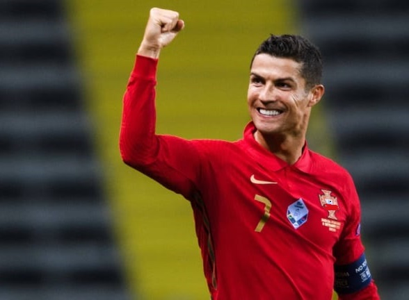 بطولة اليورو 2020 لكرة القدم : البرتغالي رونالدو يقود منتخب بلاده إلى دور ال16 ويحطّم رقم الإيراني علي دائي .