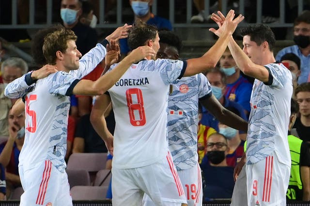 دوري أبطال أوروبا لكرة القدم ينطلق : برشلونة يواصل السقوط أمام بايرن ميونيخ , ويونغ بويز السويسري يفاجئ مانشستر يونايتد .