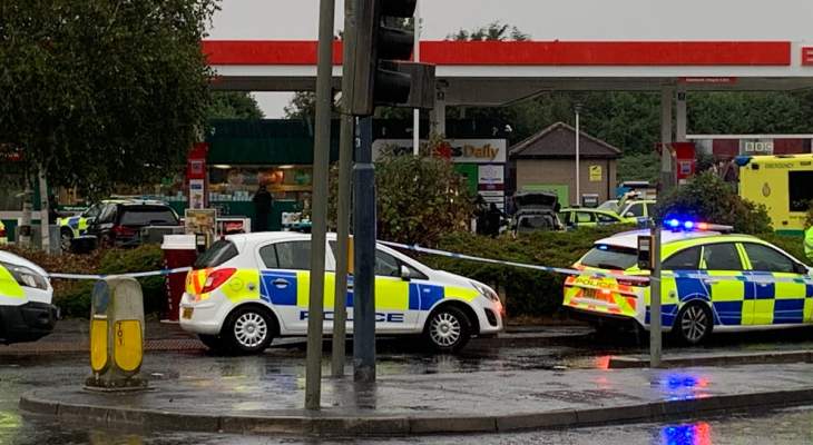 وسائل إعلام بريطانية: مسلح يحتجز رهائن في محطة للمحروقات في بريستول