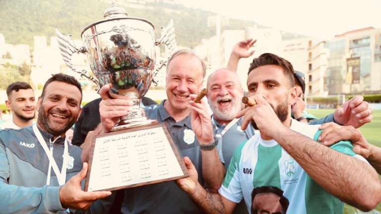 إدارة الأنصار تجدّد دعمها للمدرّب الألماني روبرت جاسبرت . أوروبياً : الألماني رانغنيك يخلف النروجي سولشاير في تدريب مانشستر يونايتد . أميركا الجنوبية : إلغاء قاعدة الهدف المضاعف .