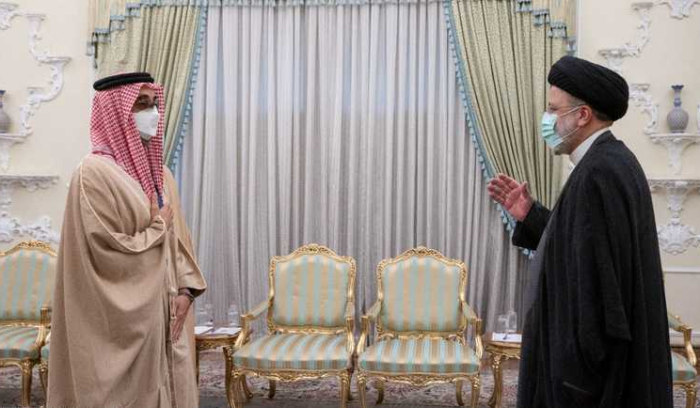 الرئيس الإيراني إستقبل وفدا إماراتيا برئاسة طحنون بن زايد