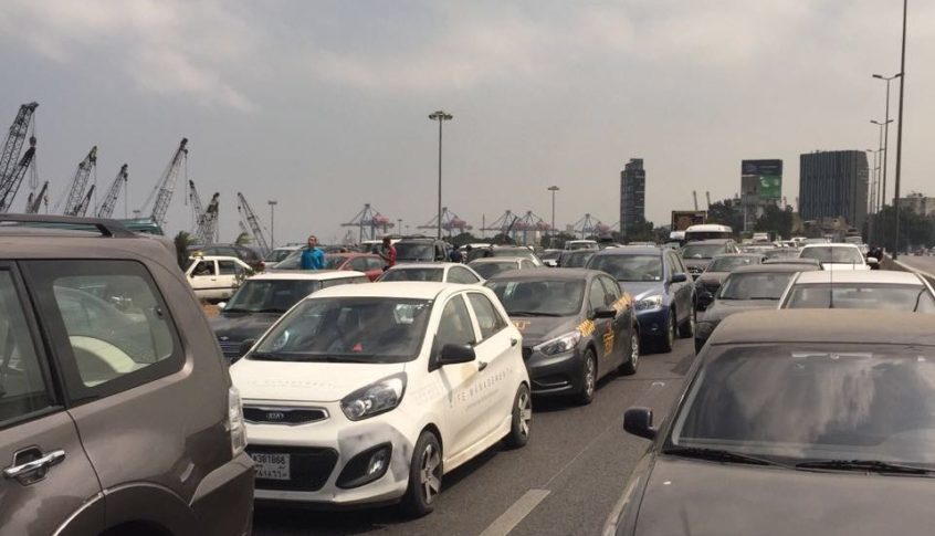 قوافل النازحين من النبطية بدات منذ الرابعة فجرا بالعودة