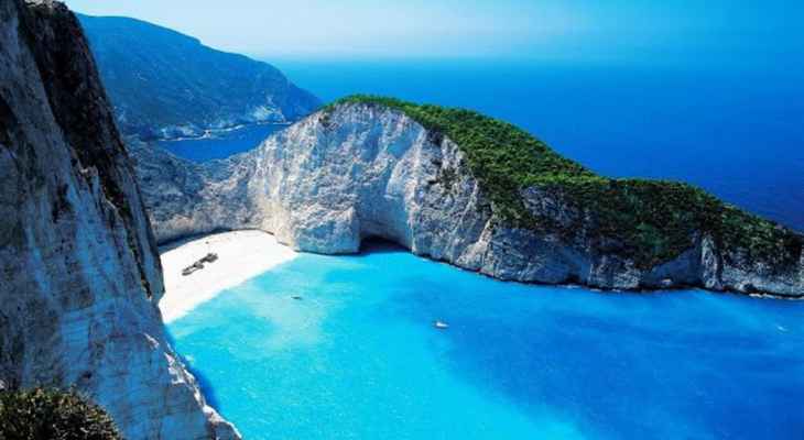 اندلاع حريق على متن سفينة تقل 237 راكبا في البحر الأيوني