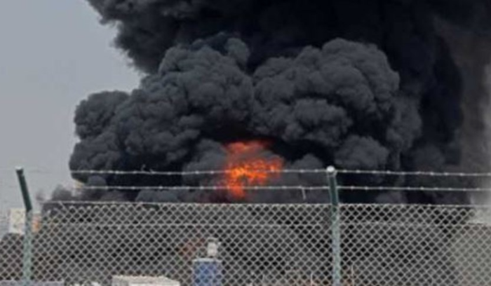 سبوتنيك: سلسلة انفجارات هزت قاعدة للجيش الأميركي في ريف دير الزور