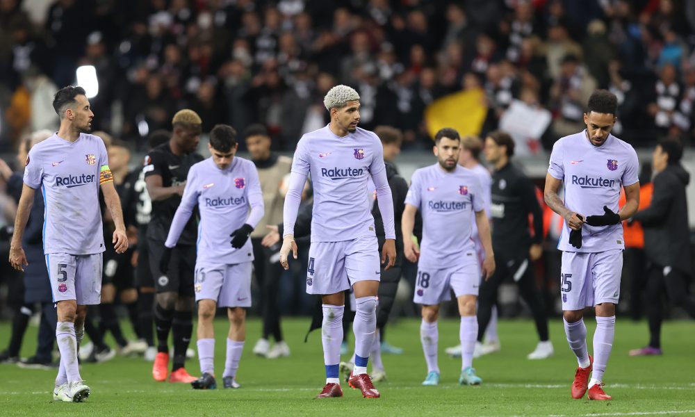 الدوري الأوروبي لكرة القدم : برشلونة يودّع البطولة بعد سقوطه أمام فرانكفورت , ومواجهة إنكليزية ألمانية في نصف النهائي .