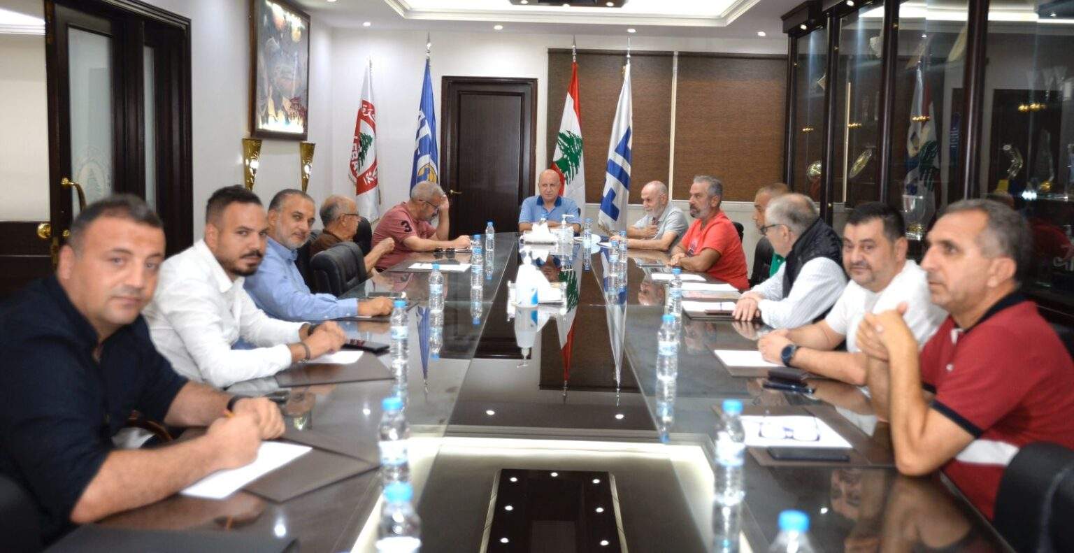 لقاء بين إتحاد كرة القدم وأندية الدرجة الأولى للإتفاق على الأمور التنظيمية للموسم الجديد .