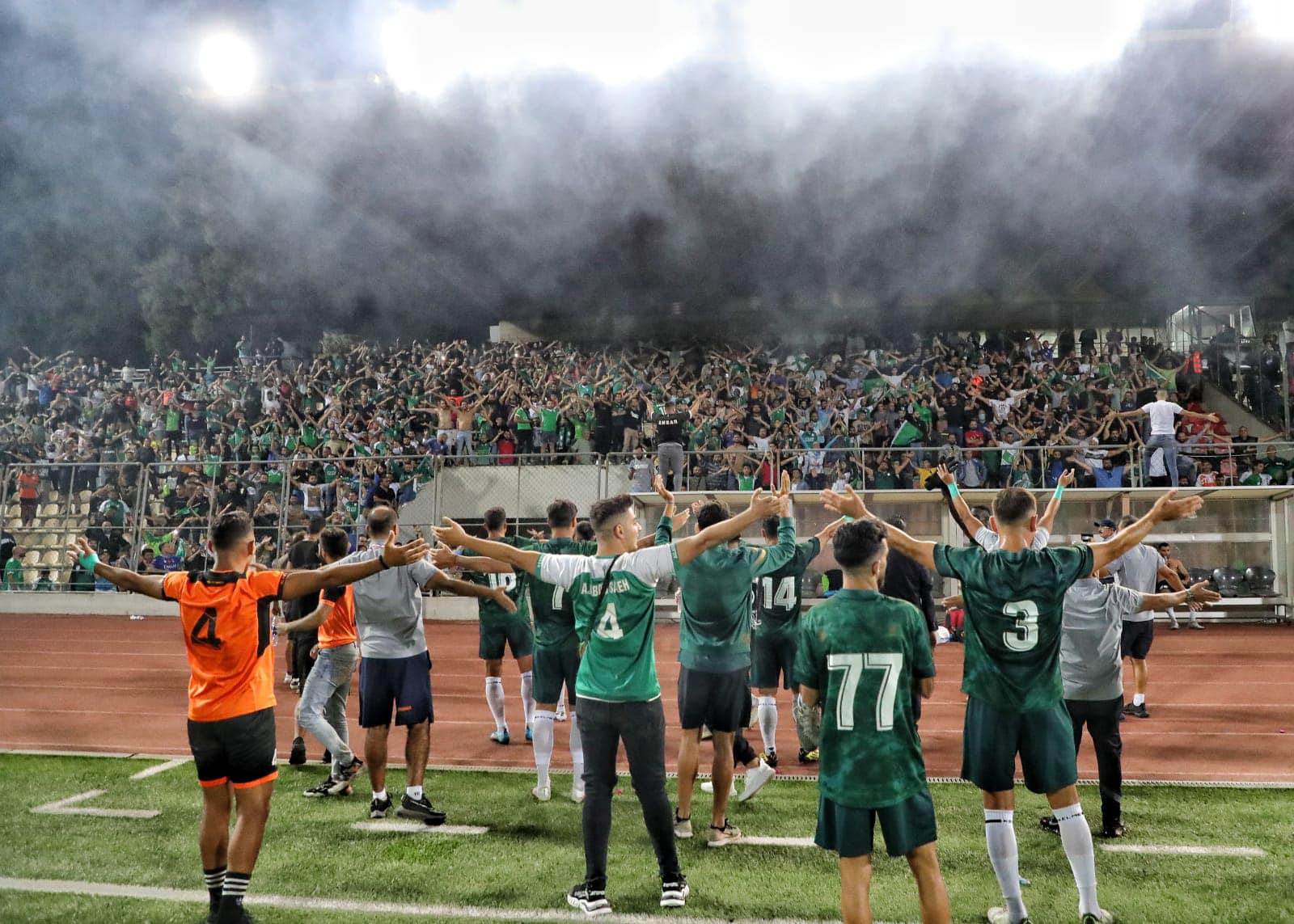 الدوري اللبناني لكرة القدم , المرحلة السابعة : الأنصار يُلحق الخسارة الأولى بالبرج , ويُشعل الصراع على صدارة الترتيب .