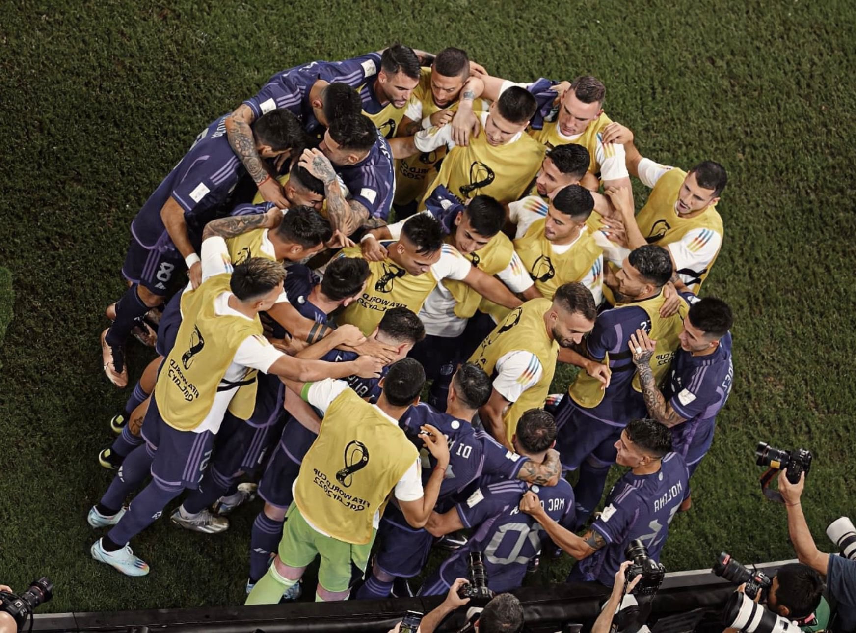 منتخب الأرجنتين يواصل صحوته ويصعد إلى دور ال16 , والسعودية تودّع المونديال بخسارة أمام المكسيك .