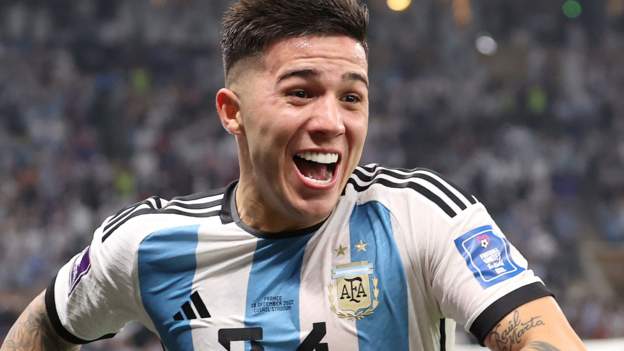 إغلاق سوق الإنتقالات الشتوي في أوروبا : تشلسي يحطم الرقم القياسي في إنكلترا , 121 مليون يورو مقابل إنزو فرنانديز .