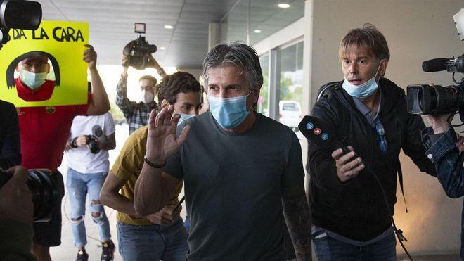 خورخي ميسي يحطّ في برشلونة .