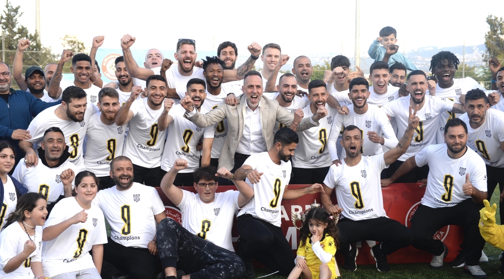 العهد يتسلّم كأس الدّوري للمرّة التاسعة , بعد إعلانه فائزاً بالإعتبار على الأنصار .